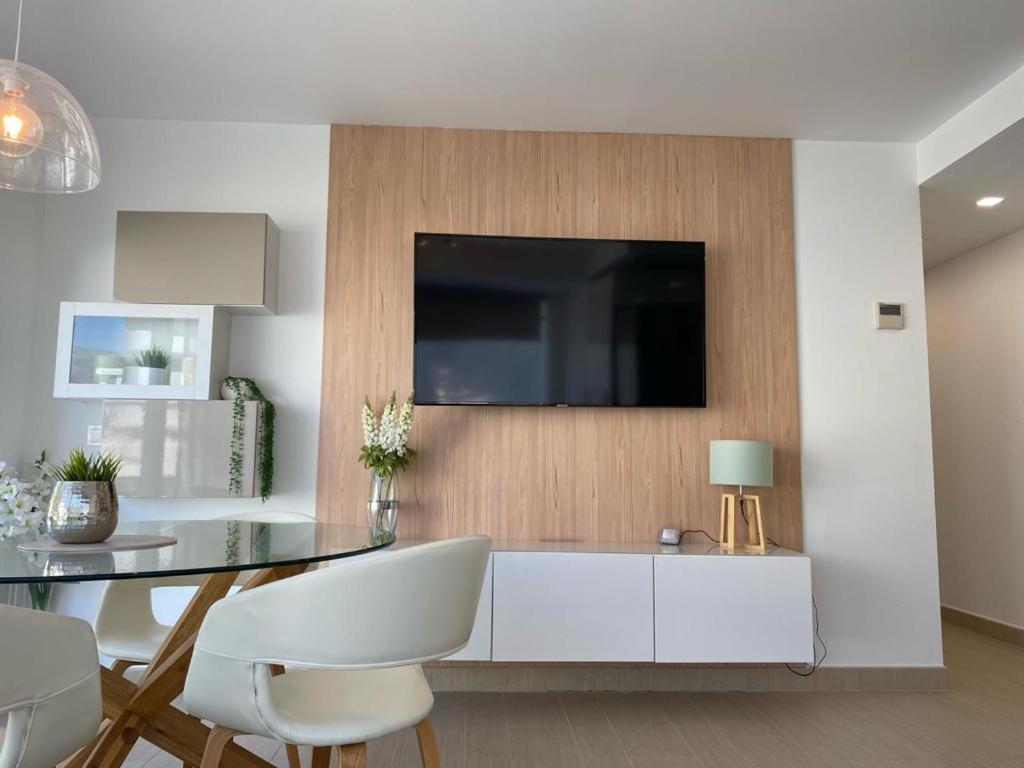 Brisa Puerto Marina Apartments เบนัลมาเดนา ภายนอก รูปภาพ